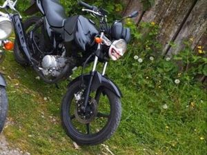 MOTO YAMAHA
