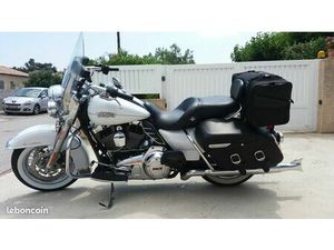 HARLEY DAVIDSON FLHRC ROAD KING