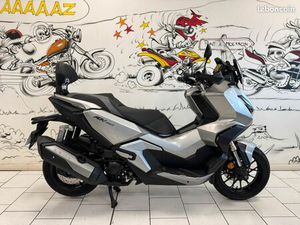 SUPERBE HONDA ADV 350