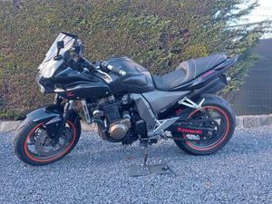 MOTO KAWASAKI ZR750 NOIRE