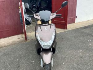 VEND SCOOTER PEUGEOT KISBEE MARRON 50 CC