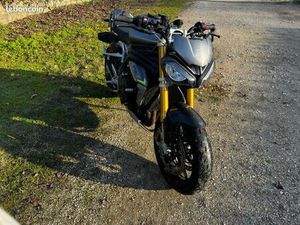 1200 SPEED TRIPLE RS