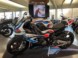 BMW M 1000 RR