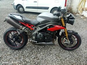 VENDS TRIUMPH SPEED TRIPLE 1050 R