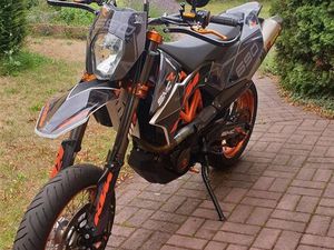KTM 690 SMC R