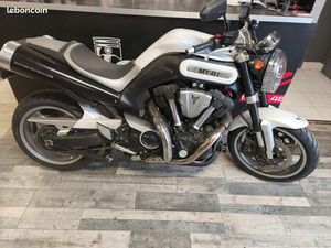 YAMAHA MT-01 2010 – 27 800 KM – 8 000