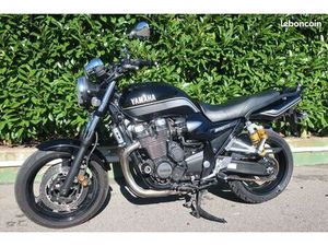 YAMAHA XJR 1300