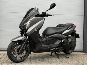 ② YAMAHA X MAX 400 MAT GRIJS 2014 MET 19DKM MET SPARK UITLAAT