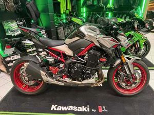 ② KAWASAKI Z900