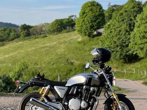 VENDS CB 1100 RS HONDA