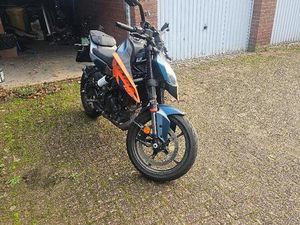 ② KTM DUKE 125