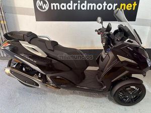 PEUGEOT - METROPOLIS 400