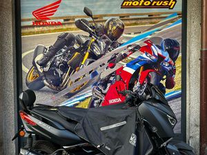 X-MAX 300 TECH MAX ABS