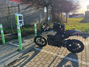 ZERO DS BJ.2023 MIT TYP2-SCHNELLADER 8,5KW