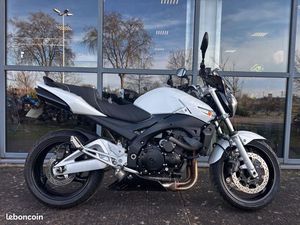 SUZUKI GSR600 BLANCHE