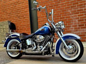 2005 SOFTAIL® DELUXE