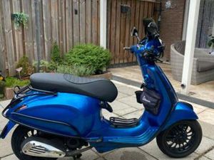 VESPA SPRINT 80CC 4T2V — SCOOTERS | VESPA — MARKTPLAATS
