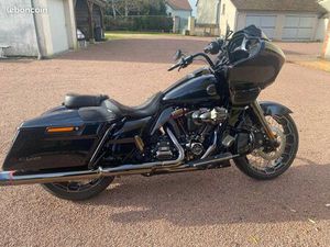HARLEY DAVIDSON ROAD GILDE CVO2022