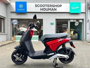 ② PIAGGIO 1+ ELECTRIC 45KM/H 310KM DYNAMIX FLAME MIX DEMO (NR.