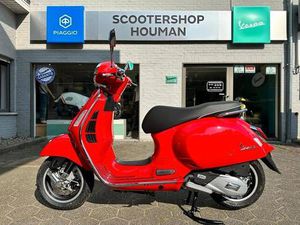 ② VESPA GTS 125 CC SUPER ROSSO CORAGGIOSO (NR.02)