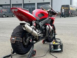 ② YAMAHA R6 2005 CIRCUIT MOTOR