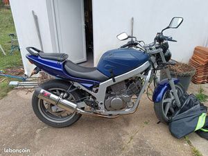 HYOSUNG COMMENT GT 125 NAKED