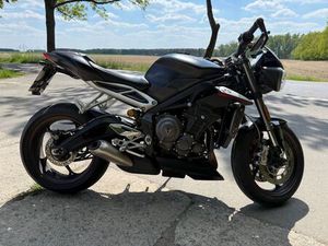 TRIUMPH STREET TRIPLE RS 765