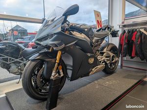 DUCATI PANIGALE V4S 2025 CUPRA
