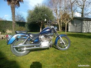 VENDS MOTO SUZUKI INTRUDER 125