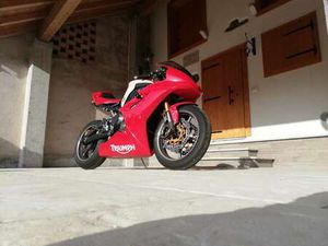 TRIUMPH DAYTONA 675 ROSSO