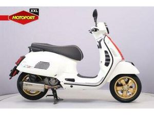 VESPA GTS 300 SUPER (BJ 2022) — MOTOREN | OVERIGE MERKEN — MARKTPLAATS