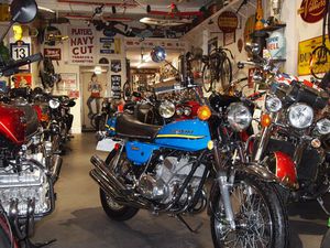 1973 KAWASAKI S2 A 350 CLASSIC TRIPLE TWO STROKE, TIDY BIKE. A VENDRE