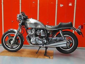 ② HONDA CB 750