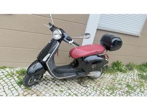VESPA PRIMAVERA 50 CC LUMIAR