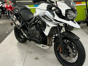 TRIUMPH TIGER 1200 XCX