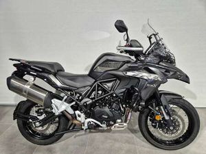 BENELLI TRK 502 X ZWART