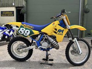 1989 SUZUKI RM250 SUZUKI RM 250 1989 NUT N BOLT BUILD DIRT BIKE PETROL MANUAL
