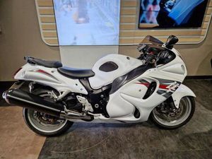SUZUKI GSX1300 IN WHITE
