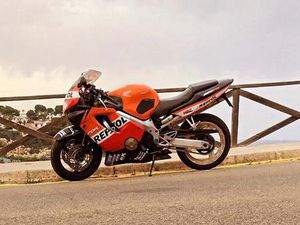 HONDA - CBR 600 F