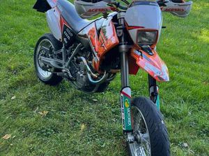 LC4 SUPERMOTO