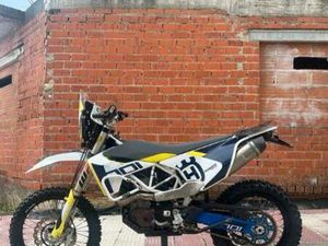 HUSQVARNA - 701 ENDURO