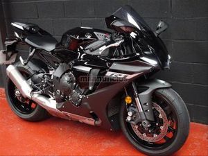 YAMAHA - YZF-R1