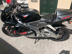 APRILIA RSV MILLE ME MIT SB-LENKER UND WENIG KM