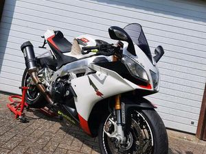 APRILIA RSV4 APRC BJ13 MIT 16ER RF MOTOR 201PS +RENNSTRECKENPAKET
