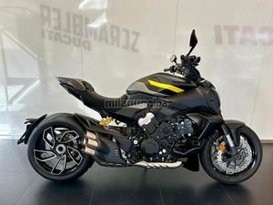DUCATI - DIAVEL V4
