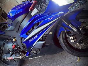 YAMAHA R6