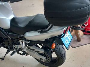 YAMAHA FZS 600 SILBER