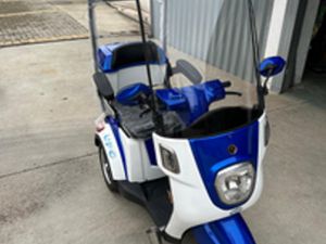 SCOOTER ELETTRICO A 3 RUOTE UFO 3 COLIBRÌ