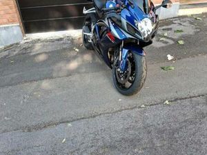 SUZUKI GSXR 750 K7