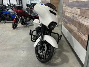 2018 HARLEY-DAVIDSON® FLHXS - STREET GLIDE® SPECIAL